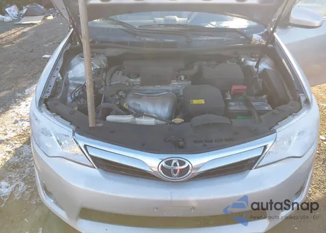 2014 Toyota Camry Xle z USA, uszkodzony, nr VIN 4T4BF1FK1ER412399